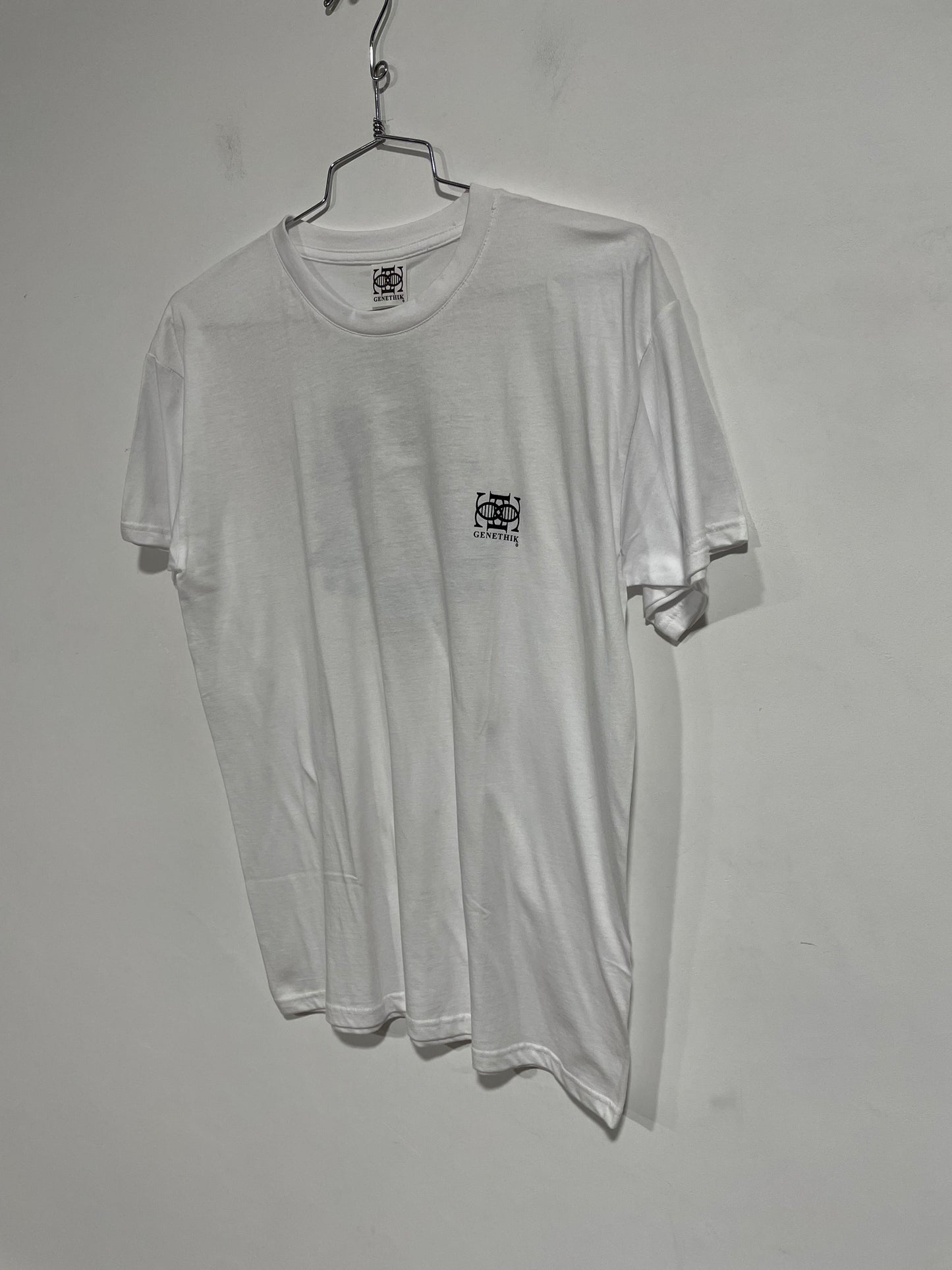 T shirt Genethik Mano stampa sul retro