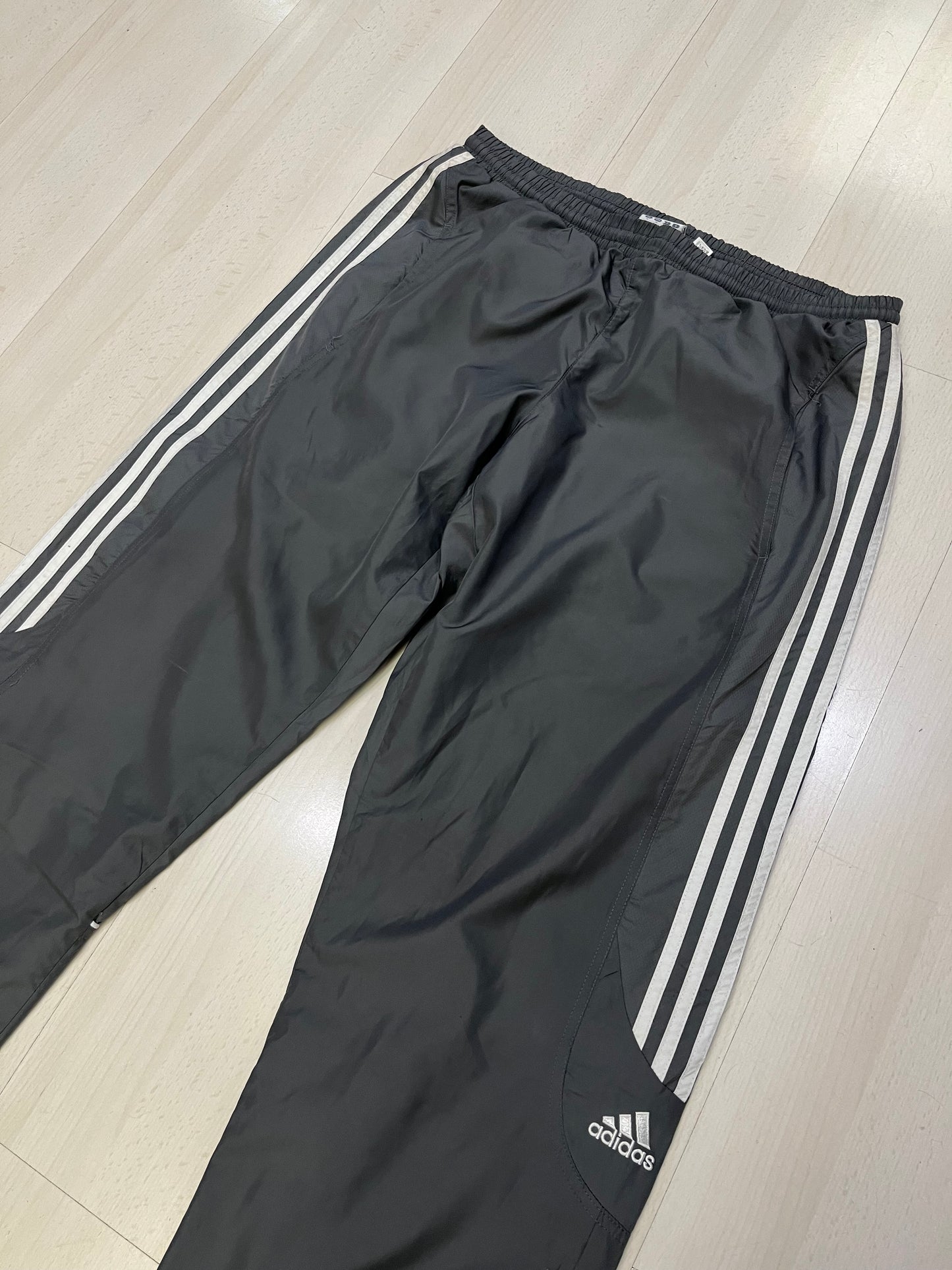 Pantalone tuta Adidas vintage (G596)