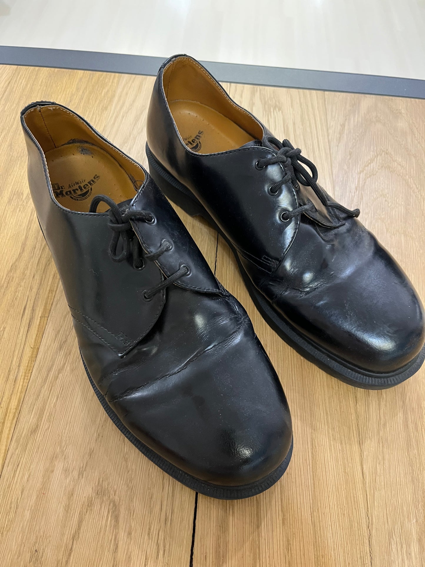 Scarpe Dr. Martens AW501 nere (G662)