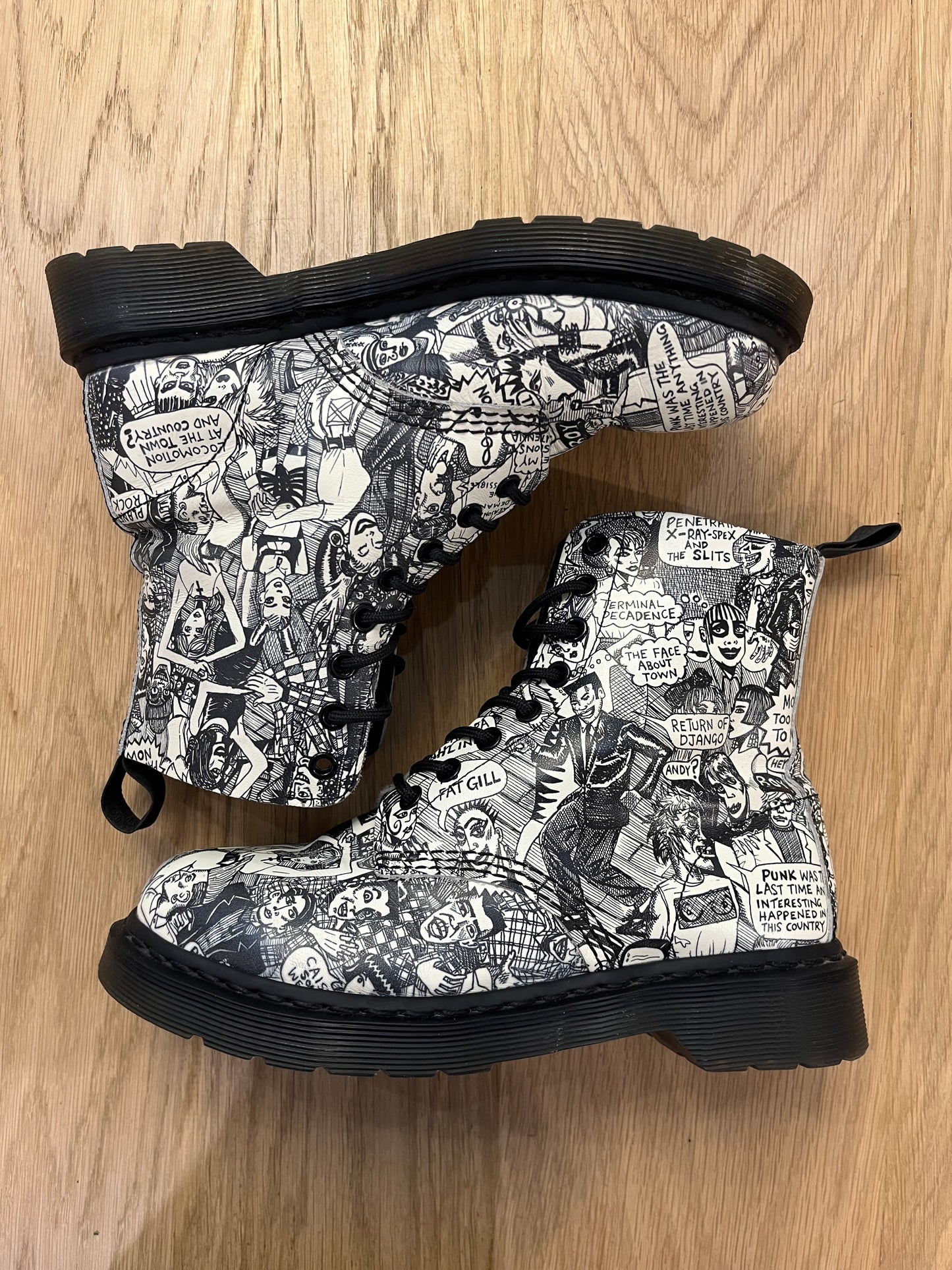 Rari stivali Dr. Martens x Mark Wigan party people (F949)