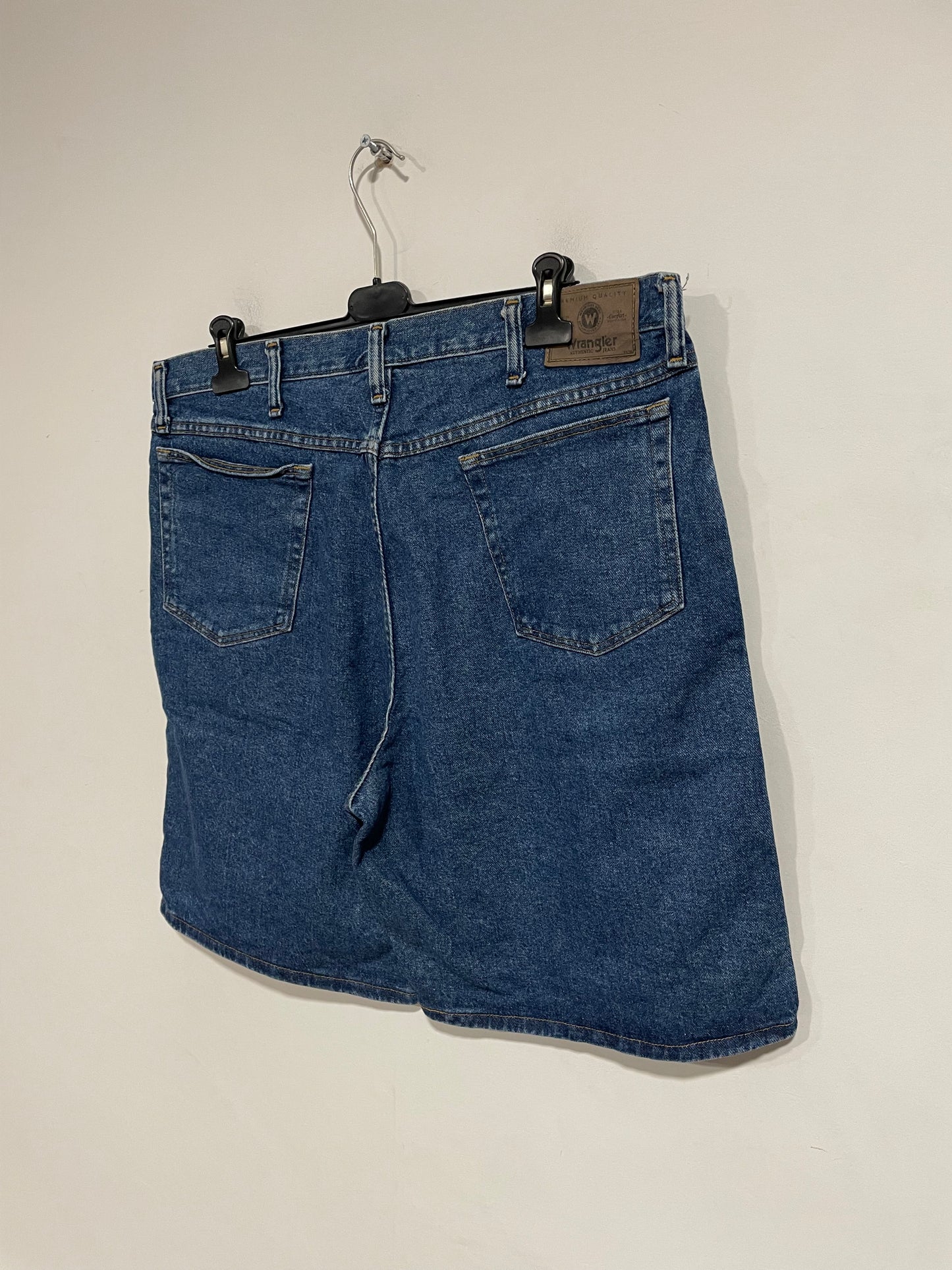 Short wrangler in jeans (D446)