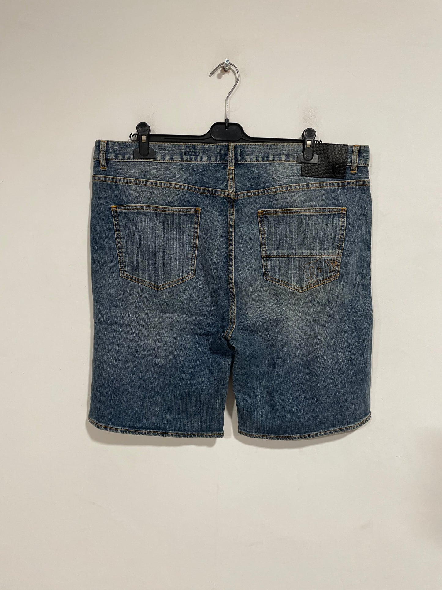 Shorts DC shoes nuovo con cartellino (D698)