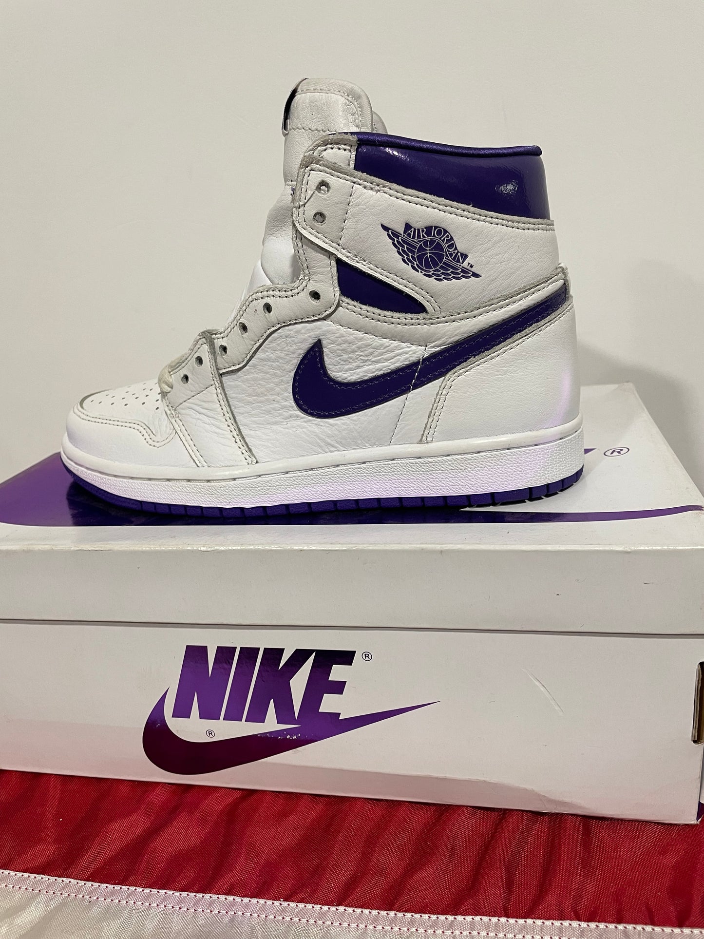 Jordan 1 Retro high court purple W