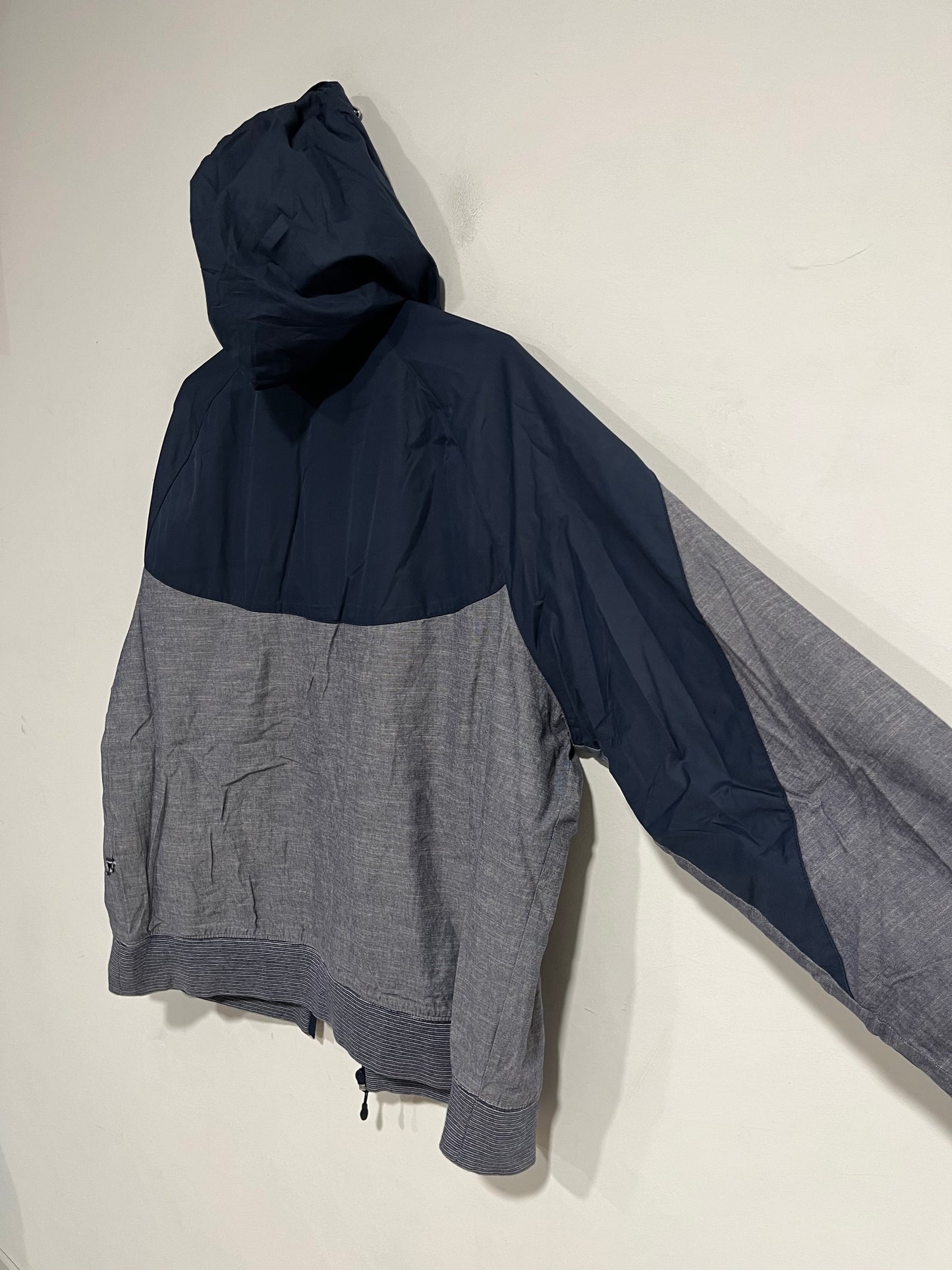 Giubbotto primaverile Nike small logo (G100)