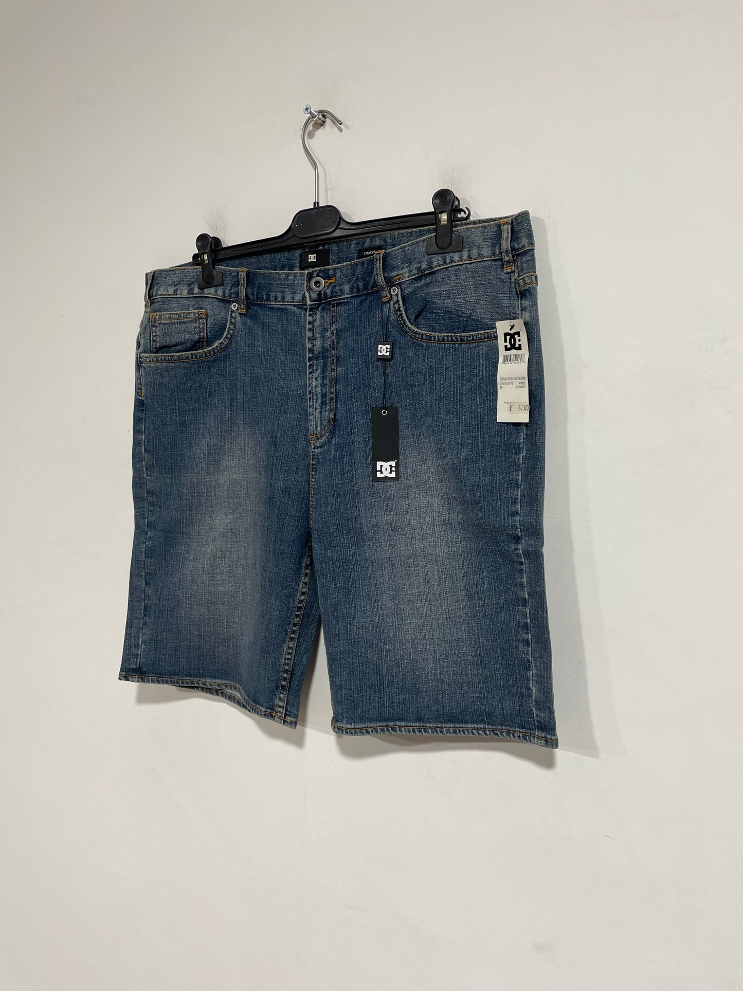 Shorts DC shoes nuovo con cartellino (D698)