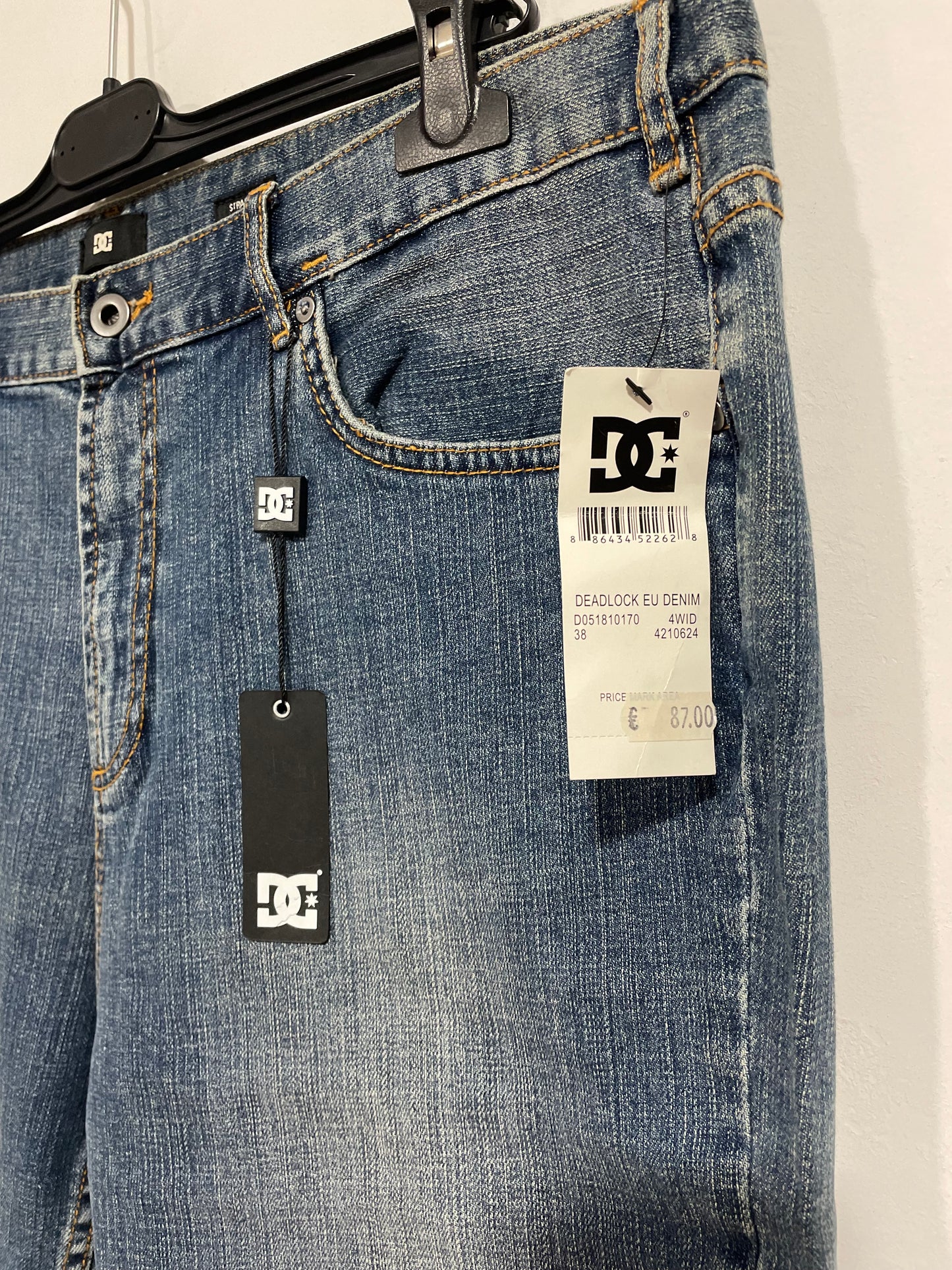 Shorts DC shoes nuovo con cartellino (D698)