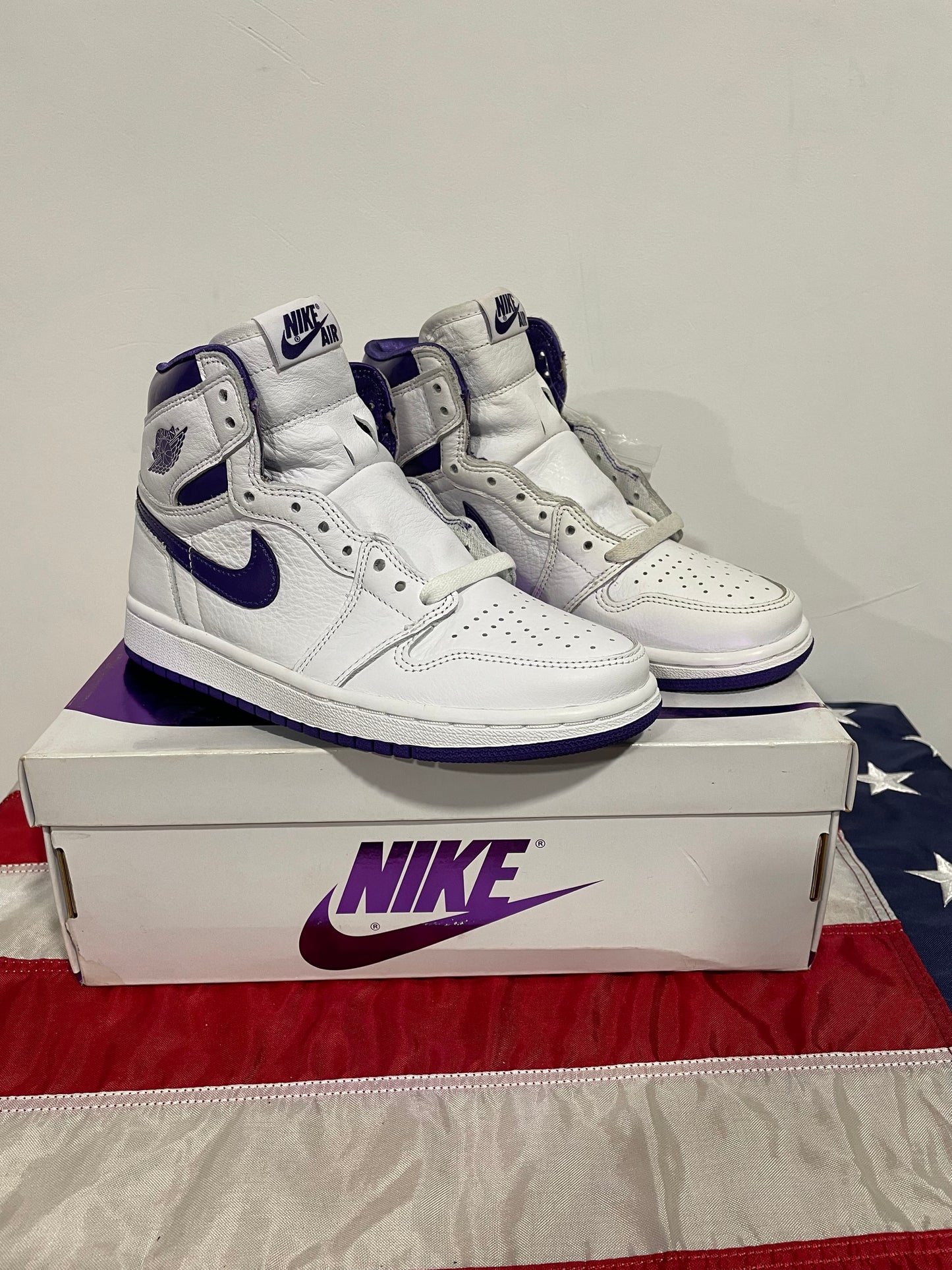 Jordan 1 Retro high court purple W