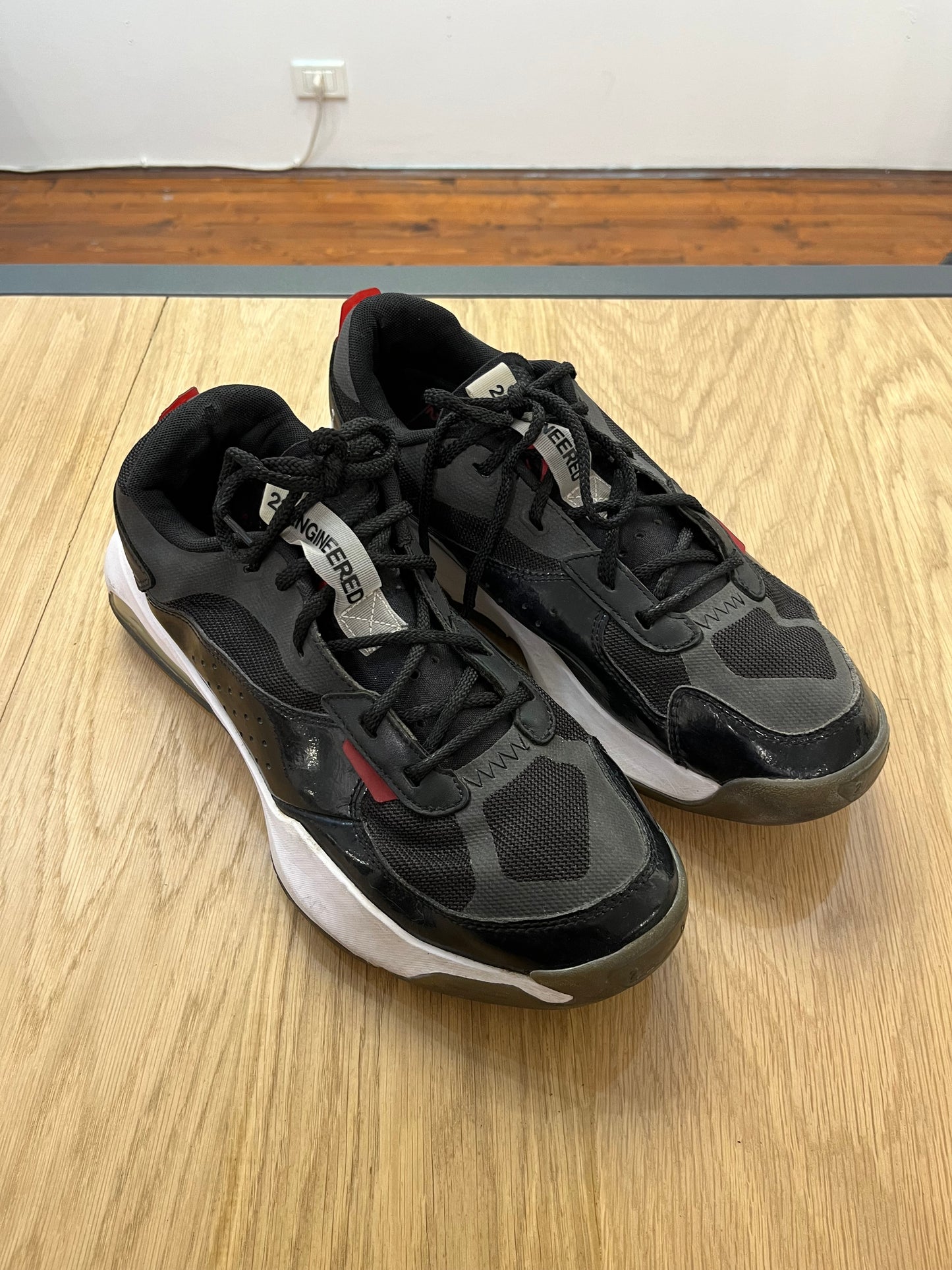 Scarpe Jordan air 200E black r w 45.5 (F840)