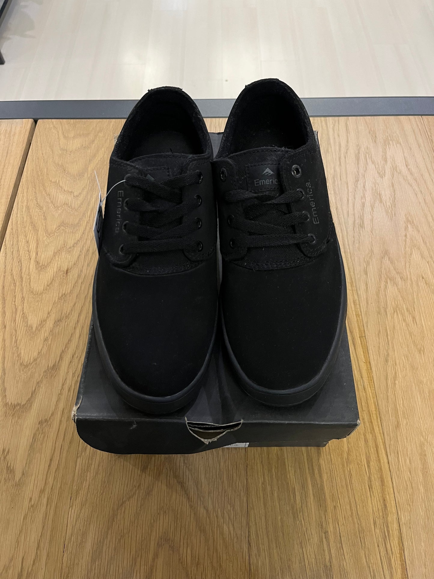 Scarpe Emerica Emery nuove con scatola (G585)