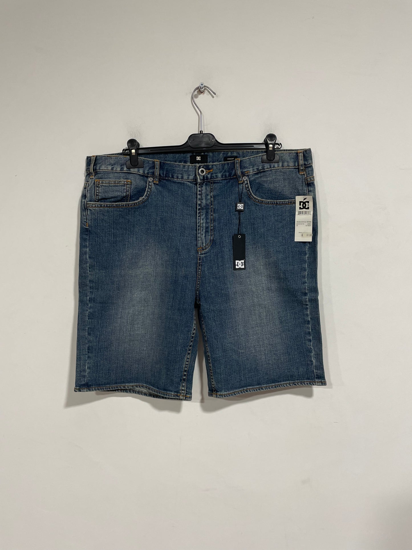 Shorts DC shoes nuovo con cartellino (D698)