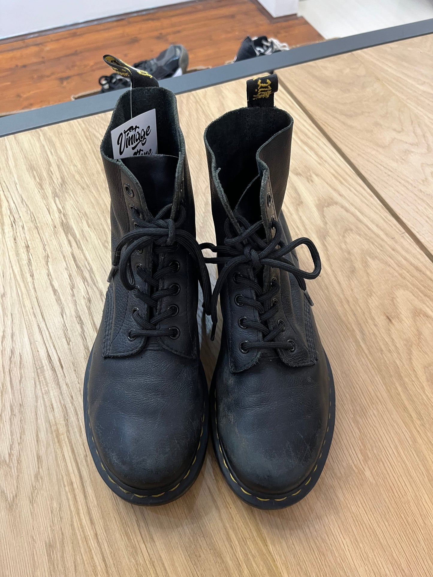 Anfibi Dr Martens pelle morbida (F831)