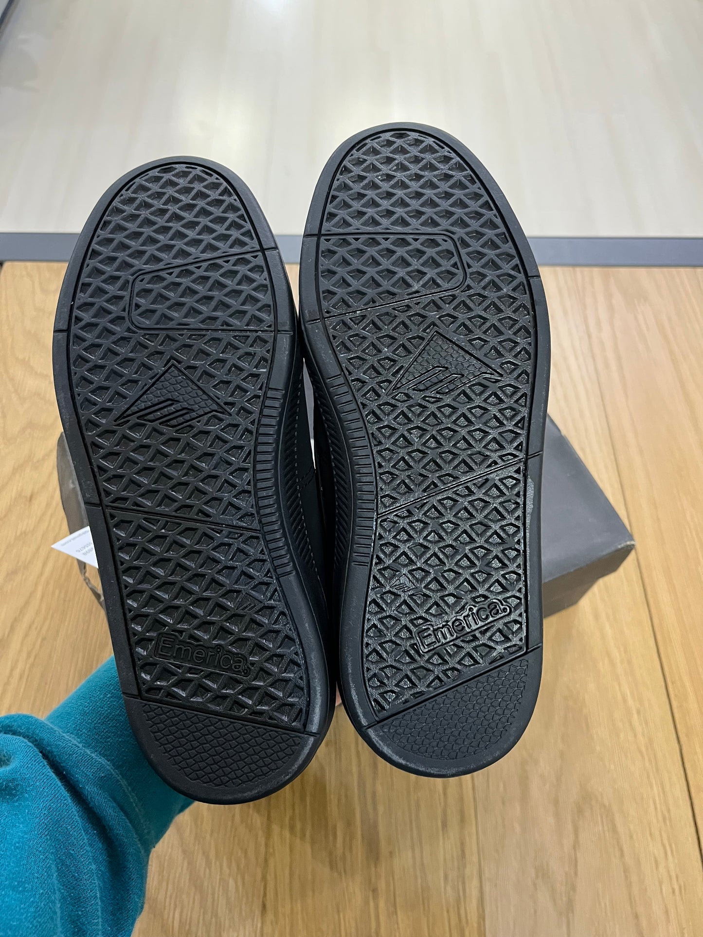 Scarpe Emerica Emery nuove con scatola (G585)