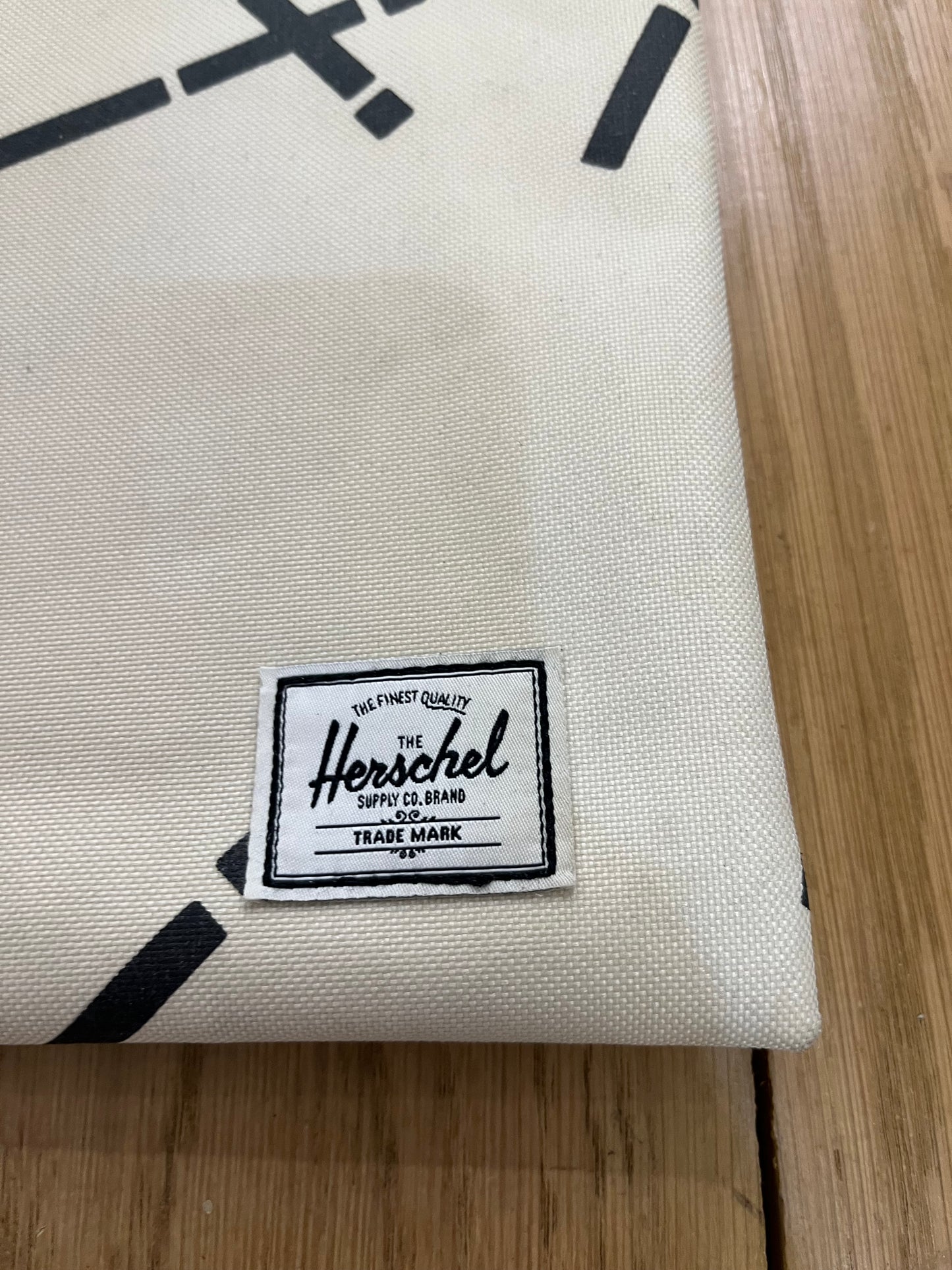 Porta ipad pochette Herschel nuova con cartellino (H102)