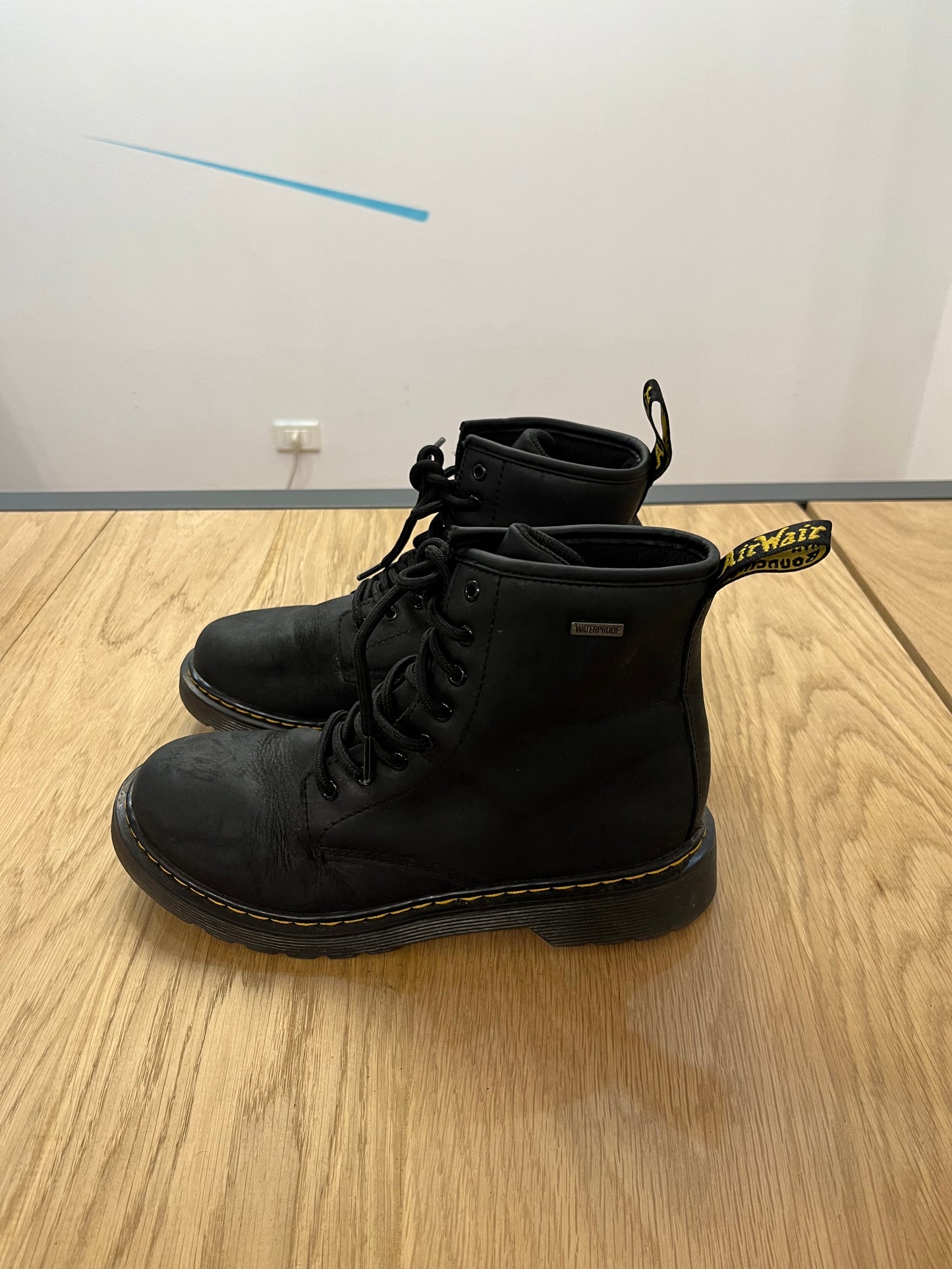 Stivaletti Dr Martens 1460 waterproof (F836)