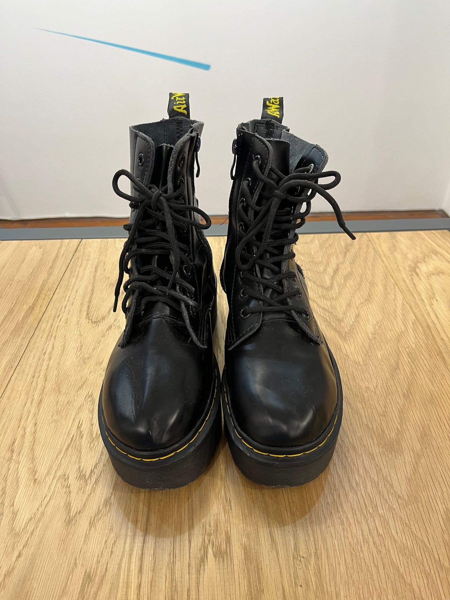 Stivaletti Dr. Martens platform (F847)