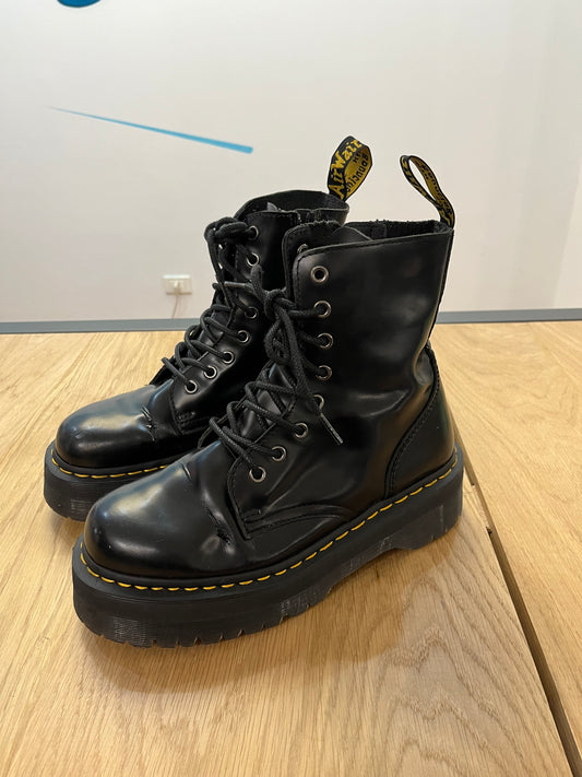 Anfibi dr martens platform neri (F835)