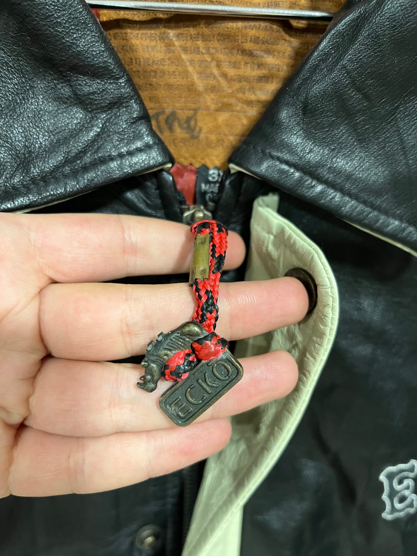 Introvabile Giubbotto Ecko anni 2000 in pelle (H056)