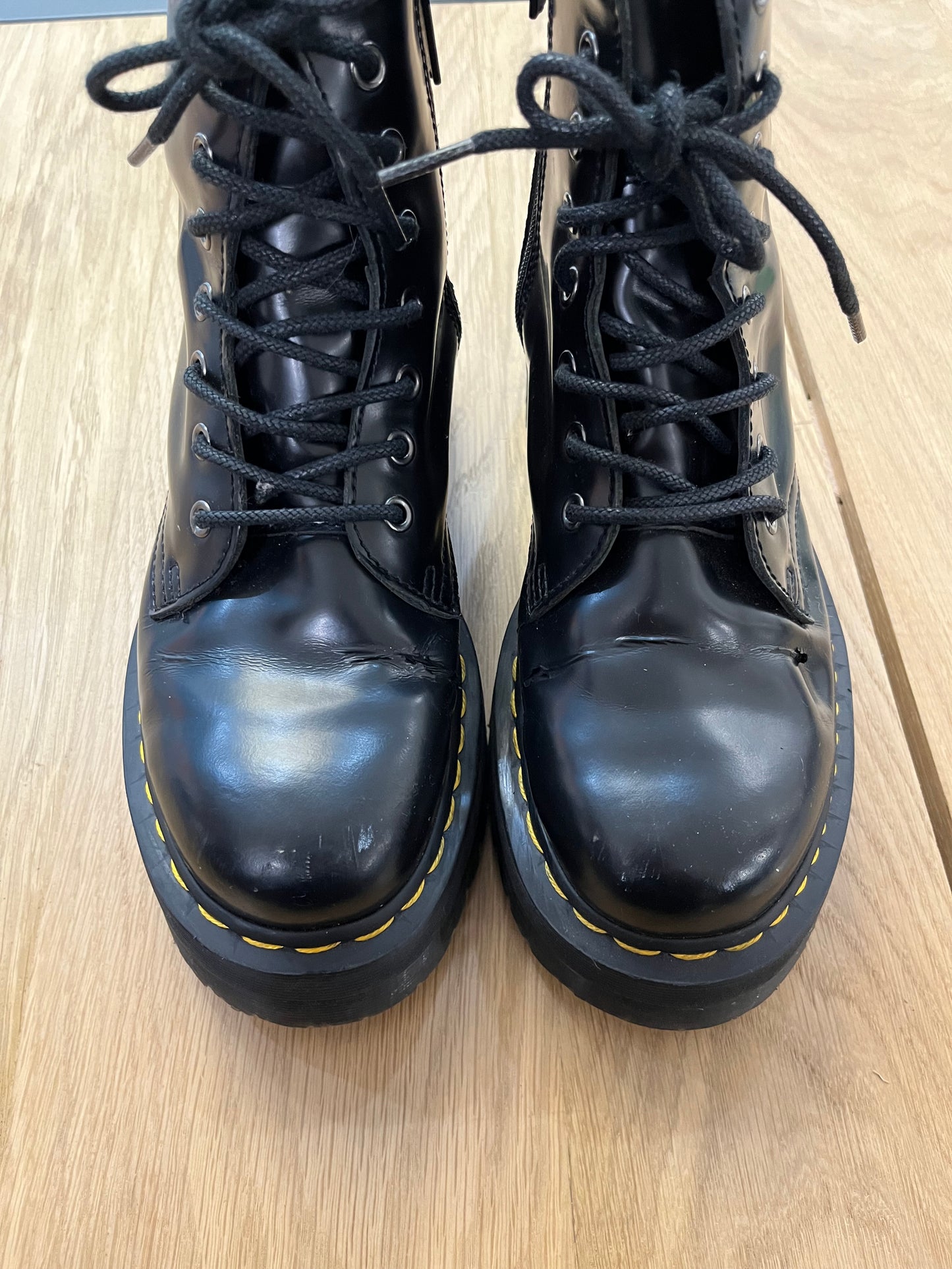 Anfibi dr martens platform neri (F835)