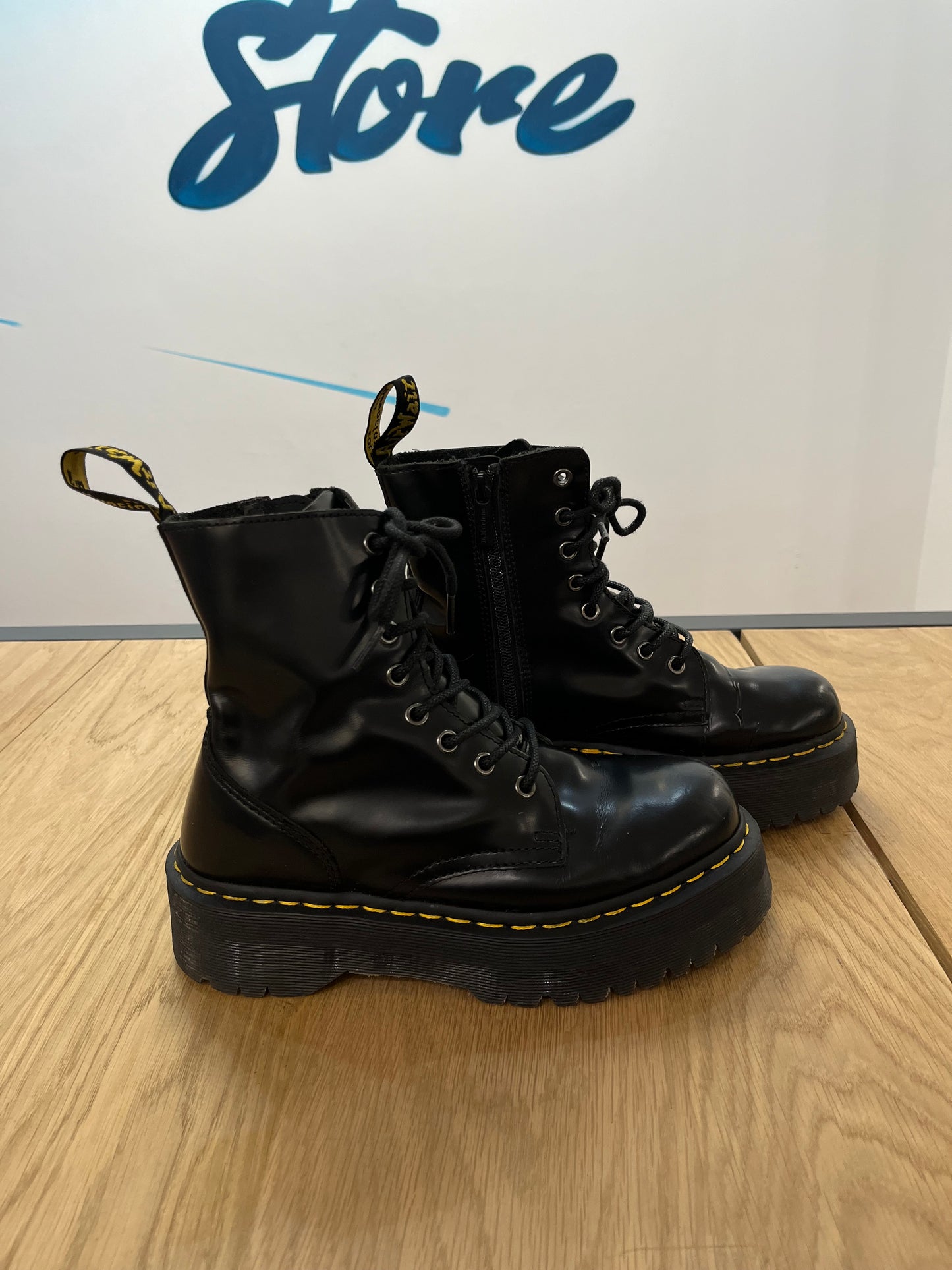 Anfibi dr martens platform neri (F835)