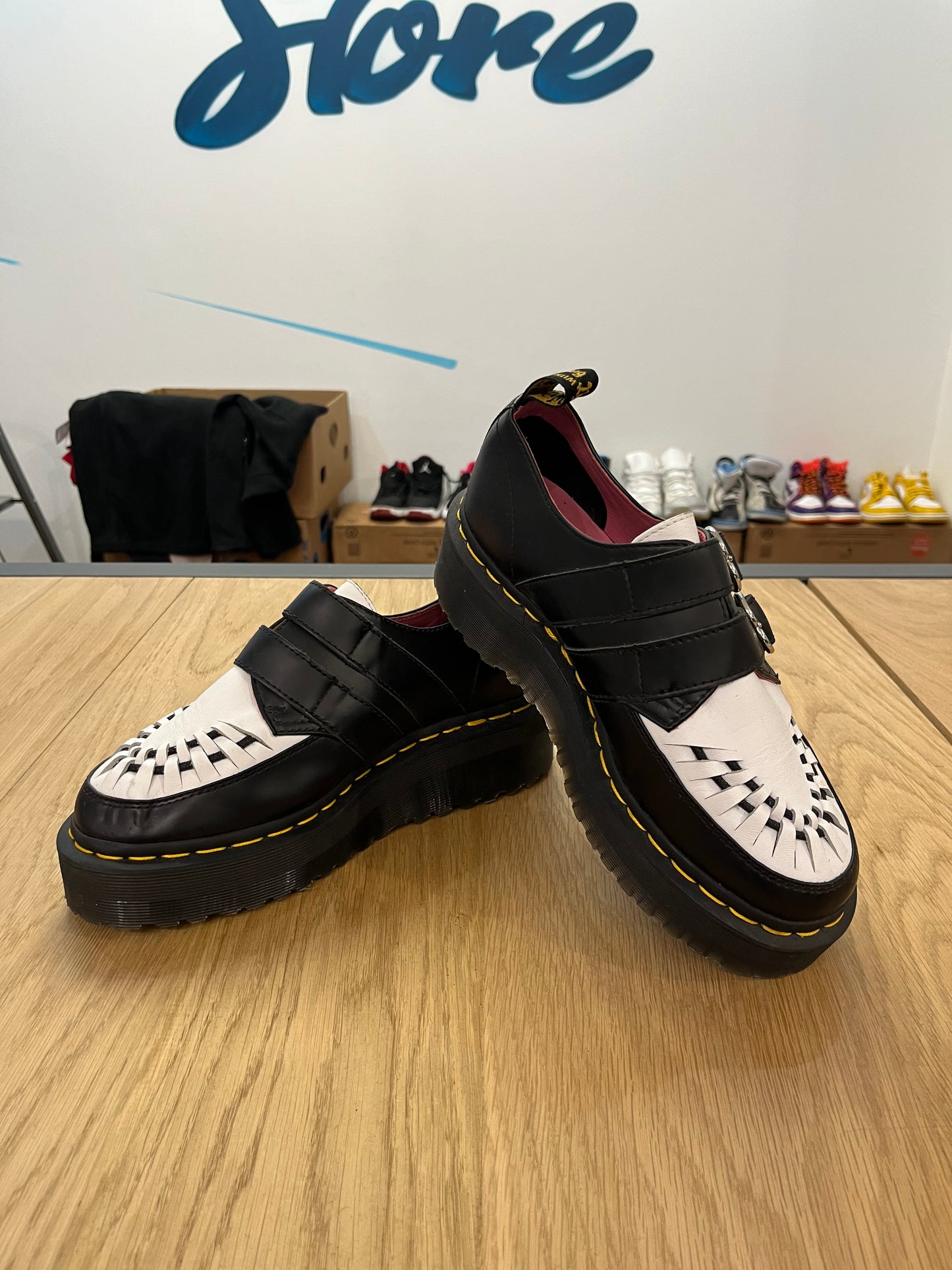 Limited edition Dr. Martens x Lazy Oaf (F887)