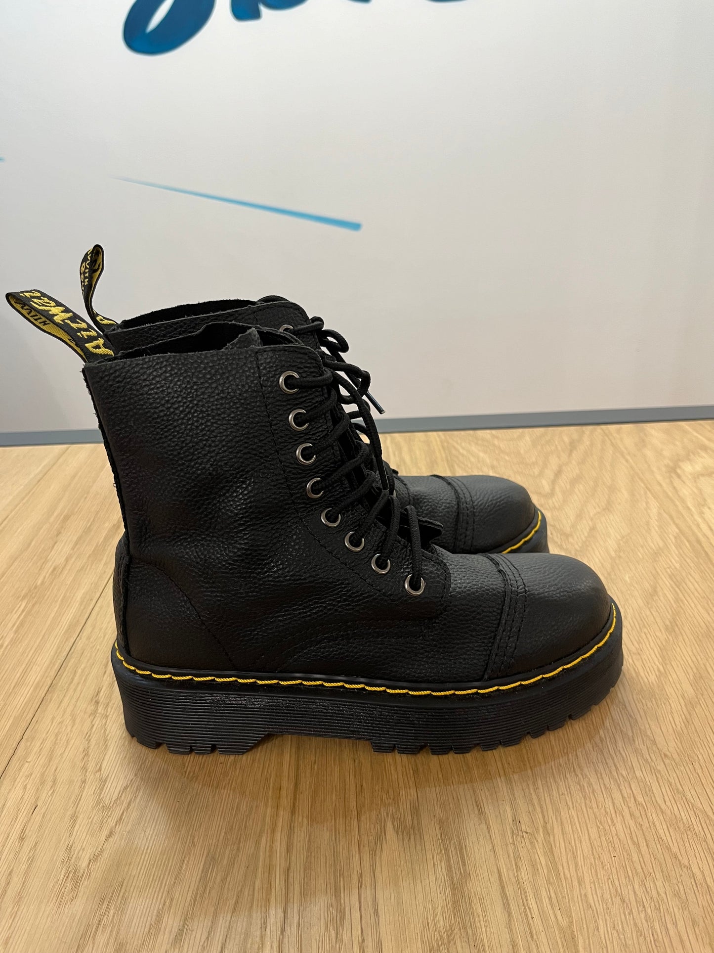 Stivaletti Dr Martens platform (F838)