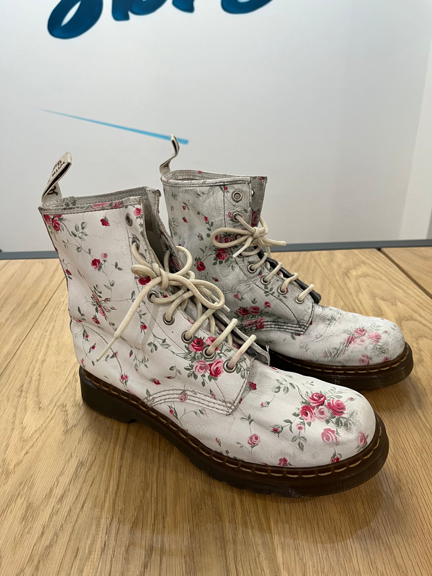 Anfibi Dr. Martens floreali (F944)