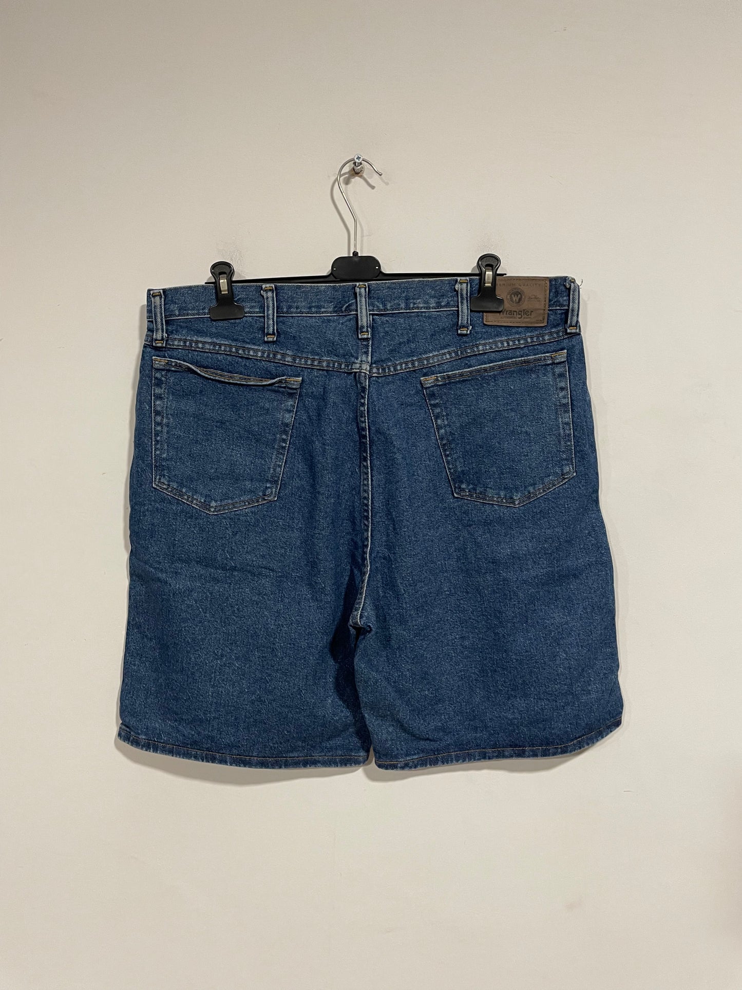 Short wrangler in jeans (D446)