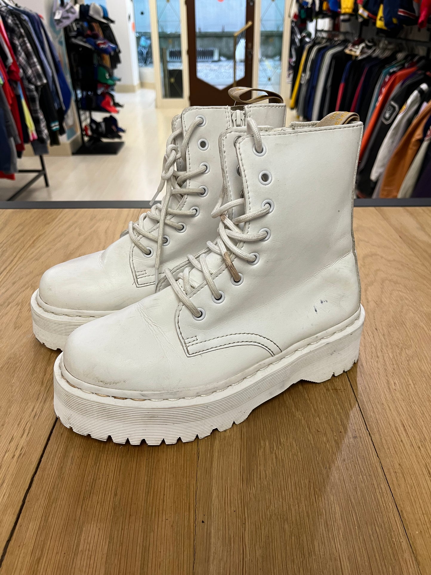 Stivali anfibi Dr Martens V Jadon II MONO platform bianchi (G666)