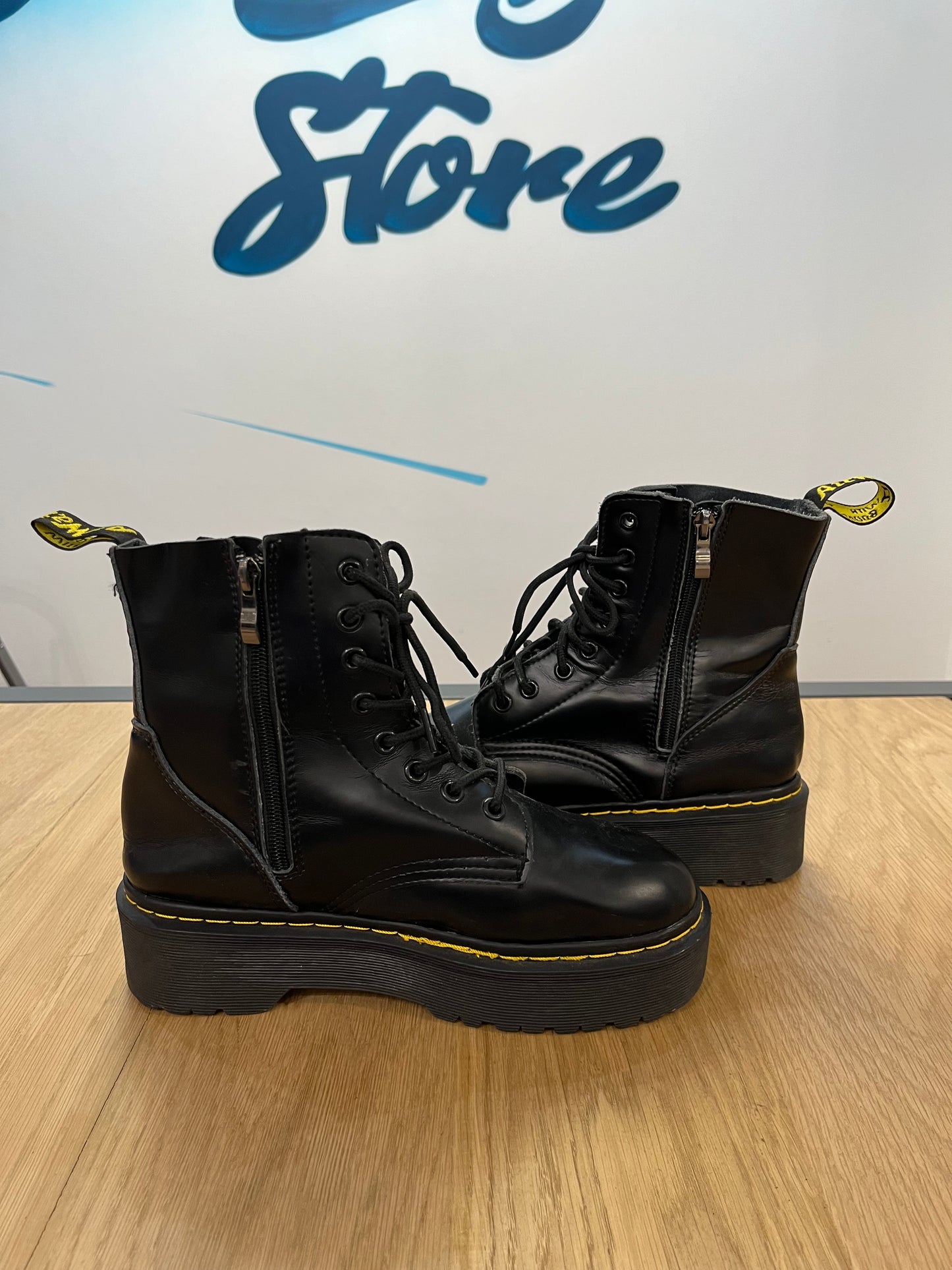 Stivaletti Dr. Martens platform (F847)