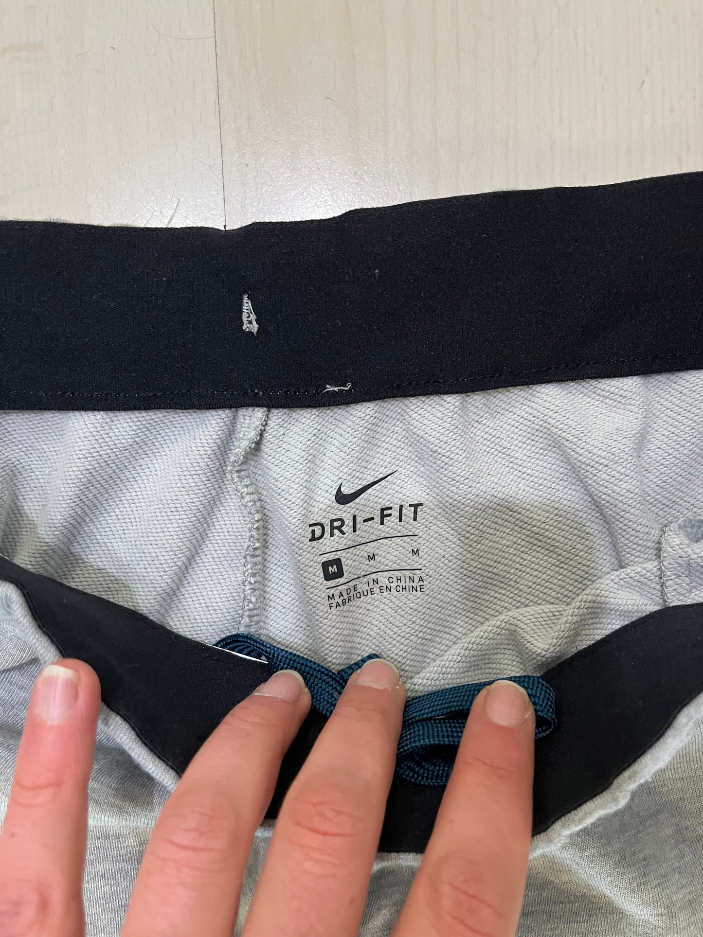 Pantalone tuta Nike dri fit (G970)