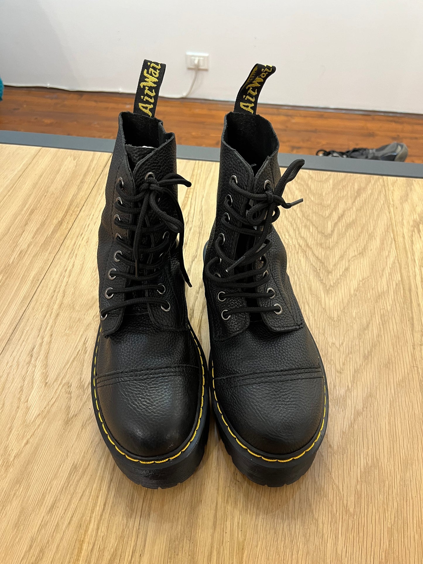 Stivaletti Dr Martens platform (F838)