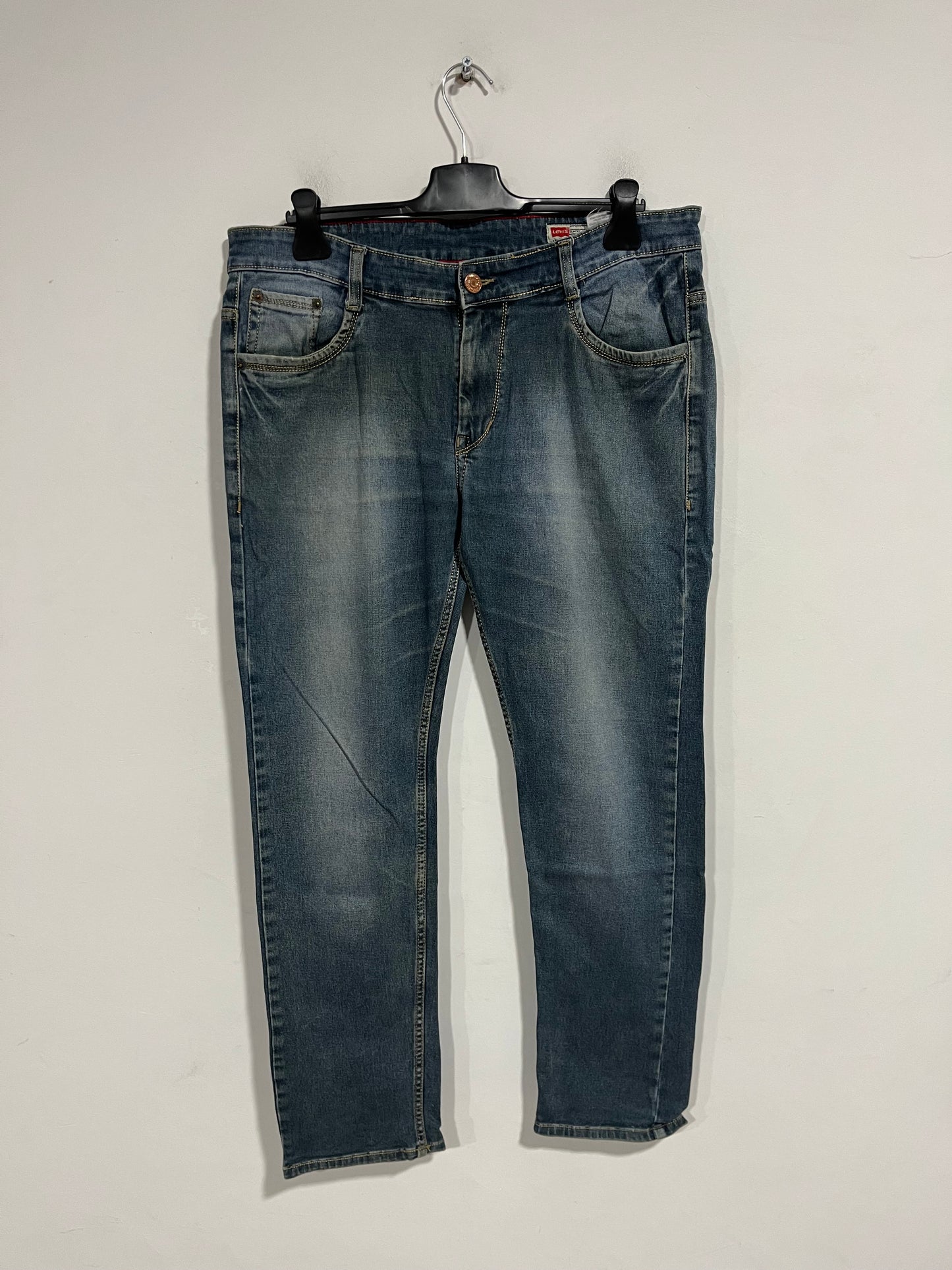 Jeans Levi’s 504 (H142)