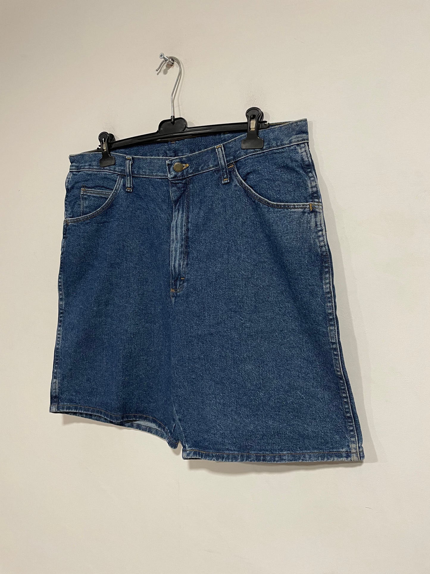 Short wrangler in jeans (D446)