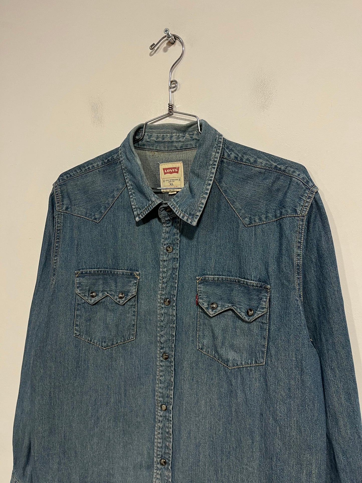 Camicia Levi’s in jeans anni 90 (F935)