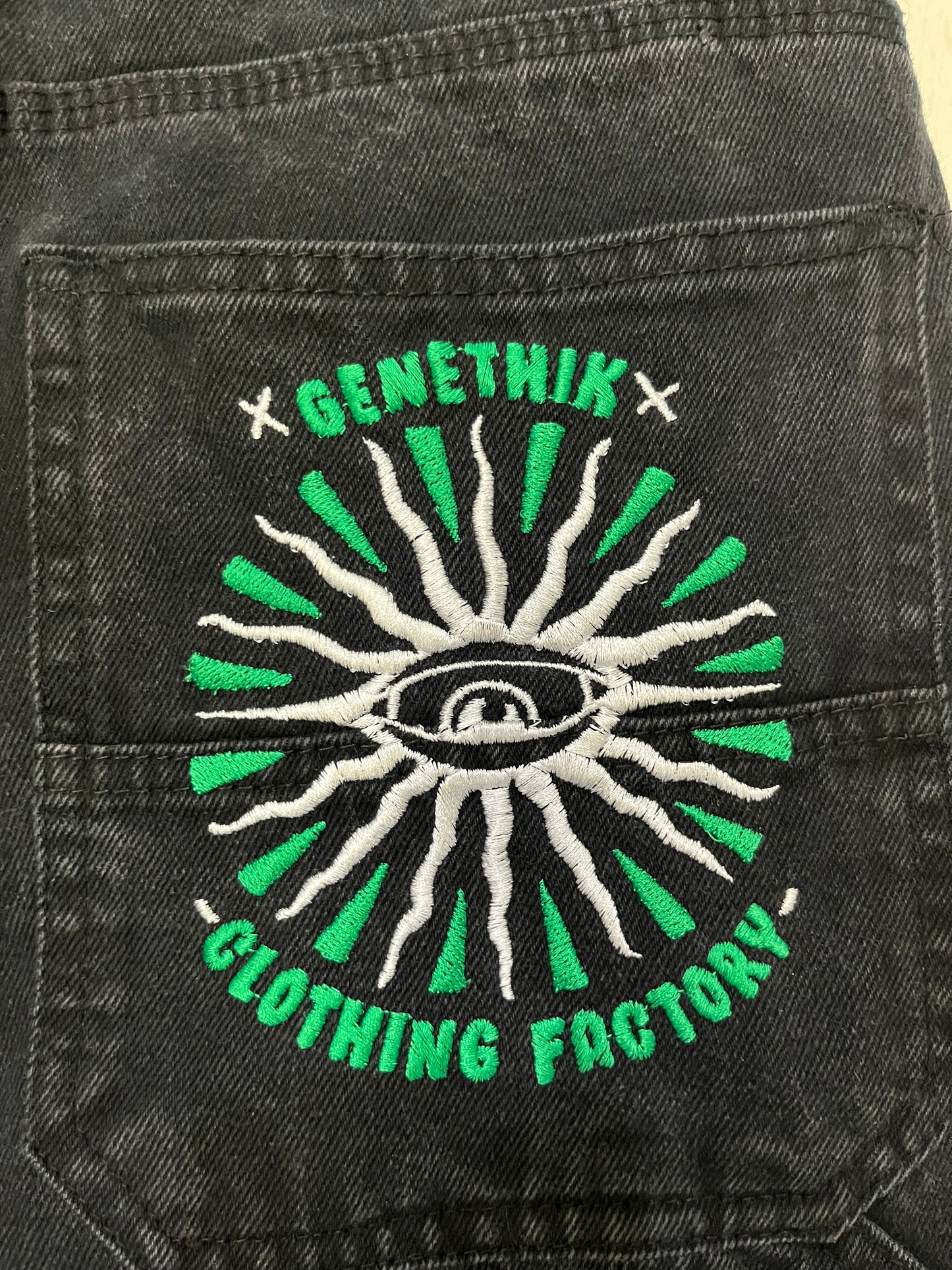 Jorts Baggy con ricamo su tasca Genethik (H222)