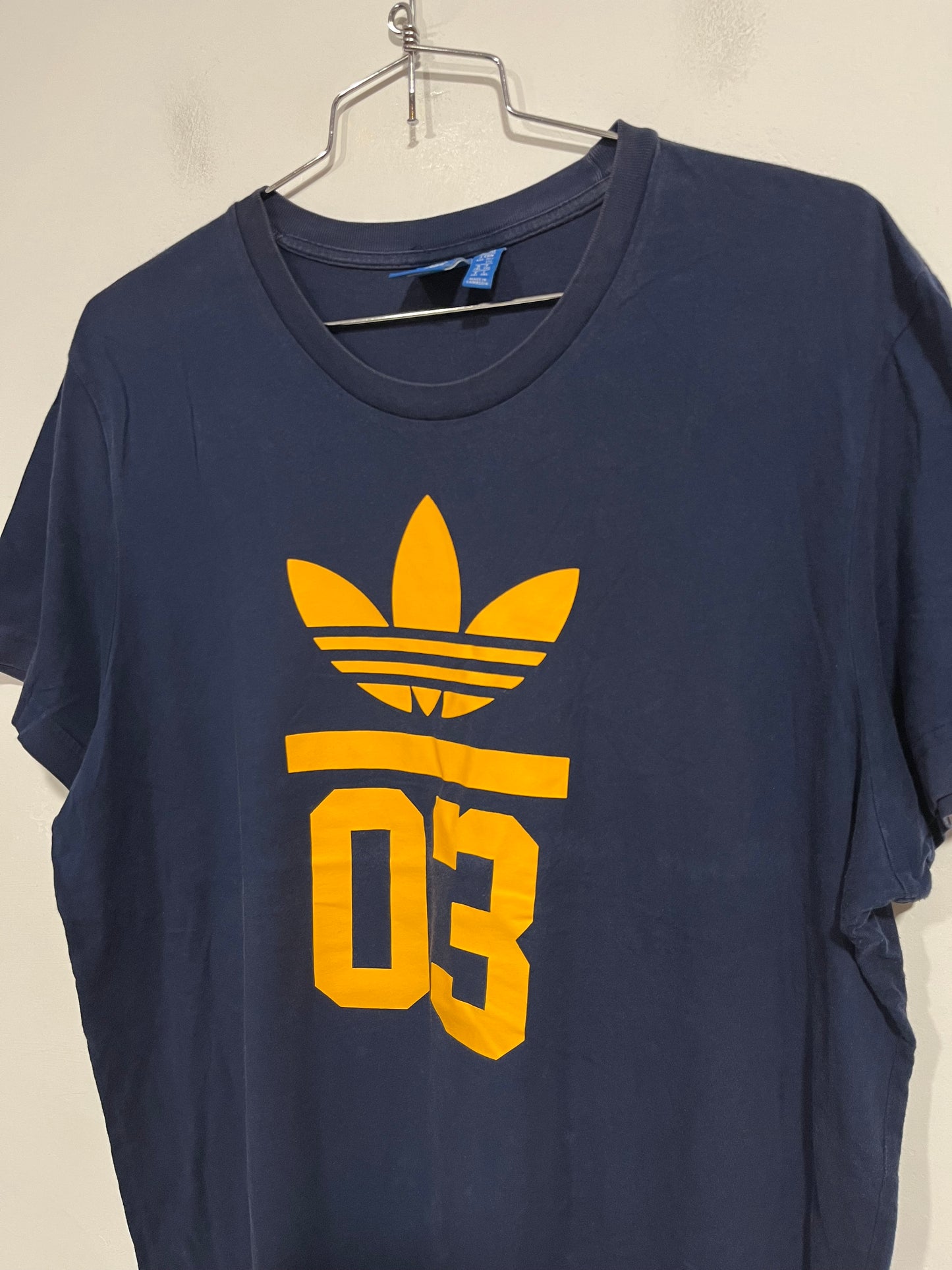 T shirt Adidas originals (G617)