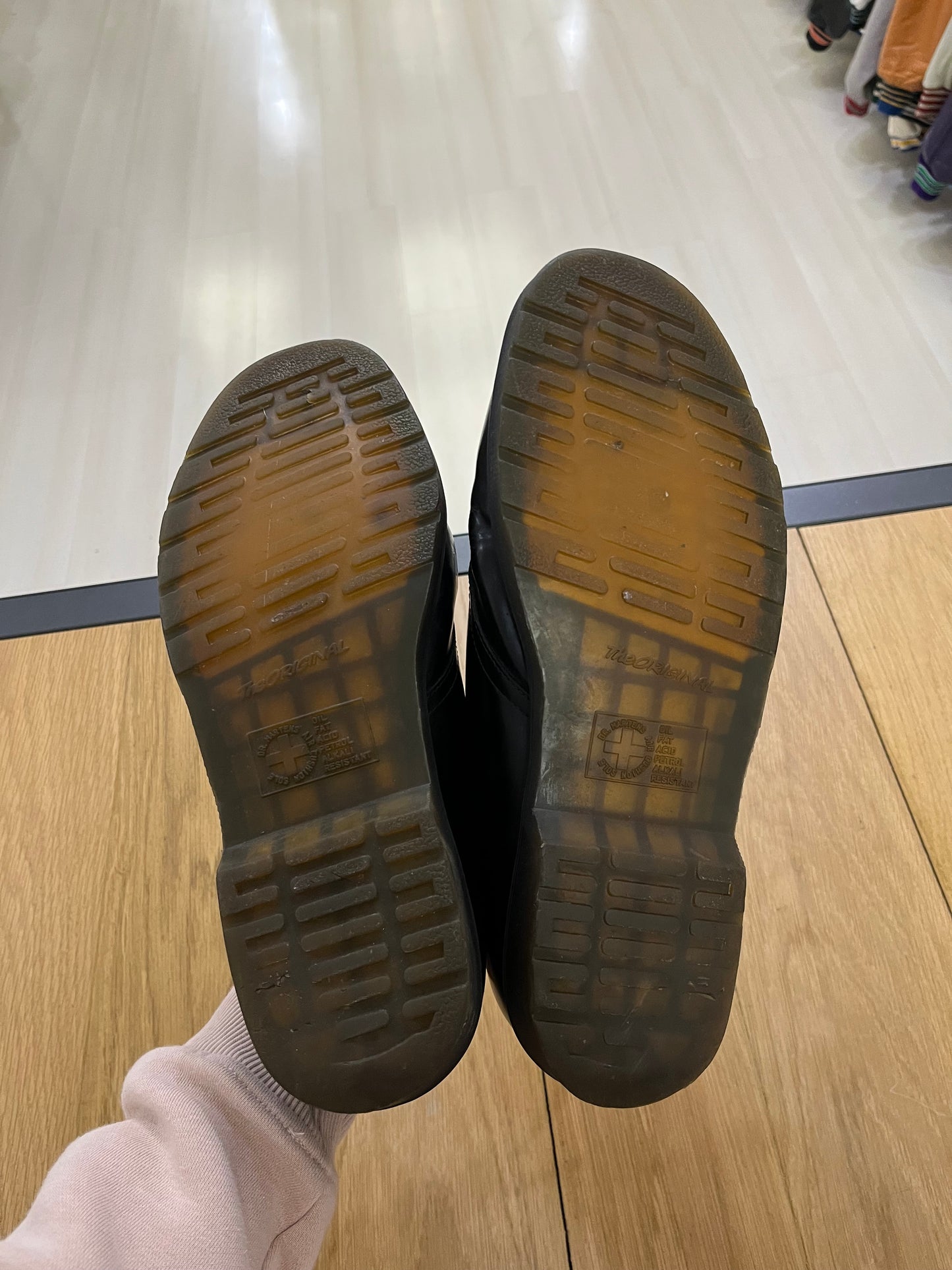 Scarpe Dr. Martens AW501 nere (G662)