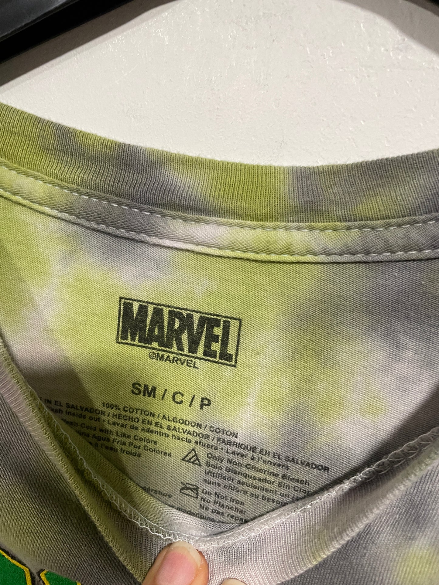 T shirt tie dye Marvel trouble maker (MR222)